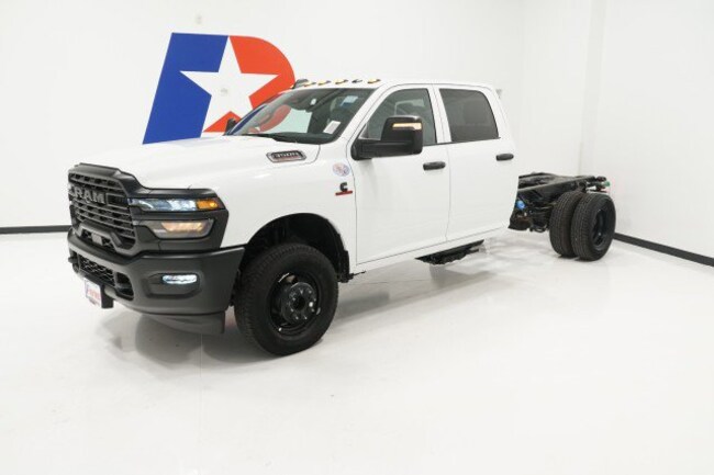 2026 Ram 3500 Chassis Cab TRADESMAN CREW   4X4 60' CA Pickup