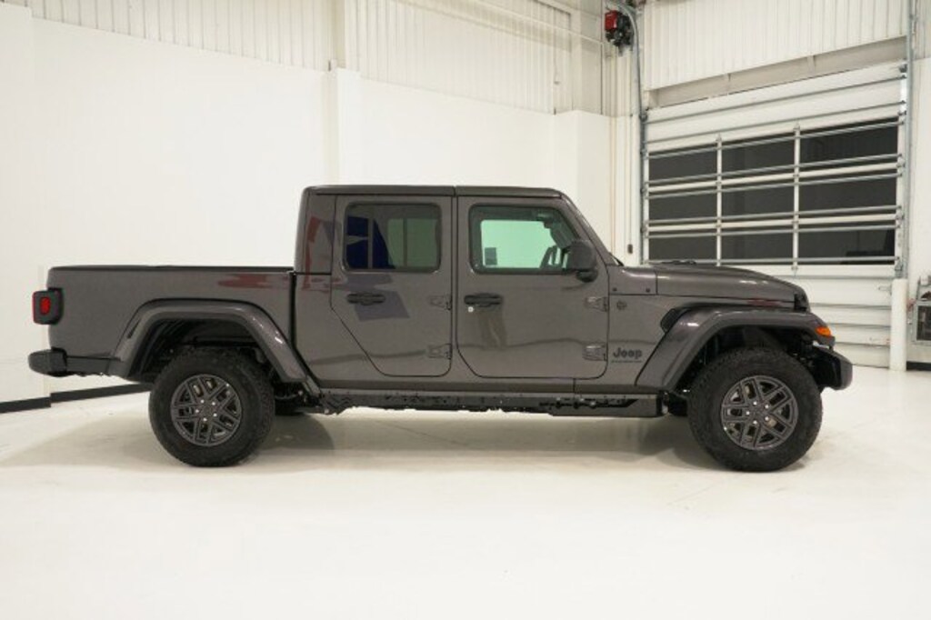 New 2026 Jeep Gladiator SPORT S 4X4 Pickup
