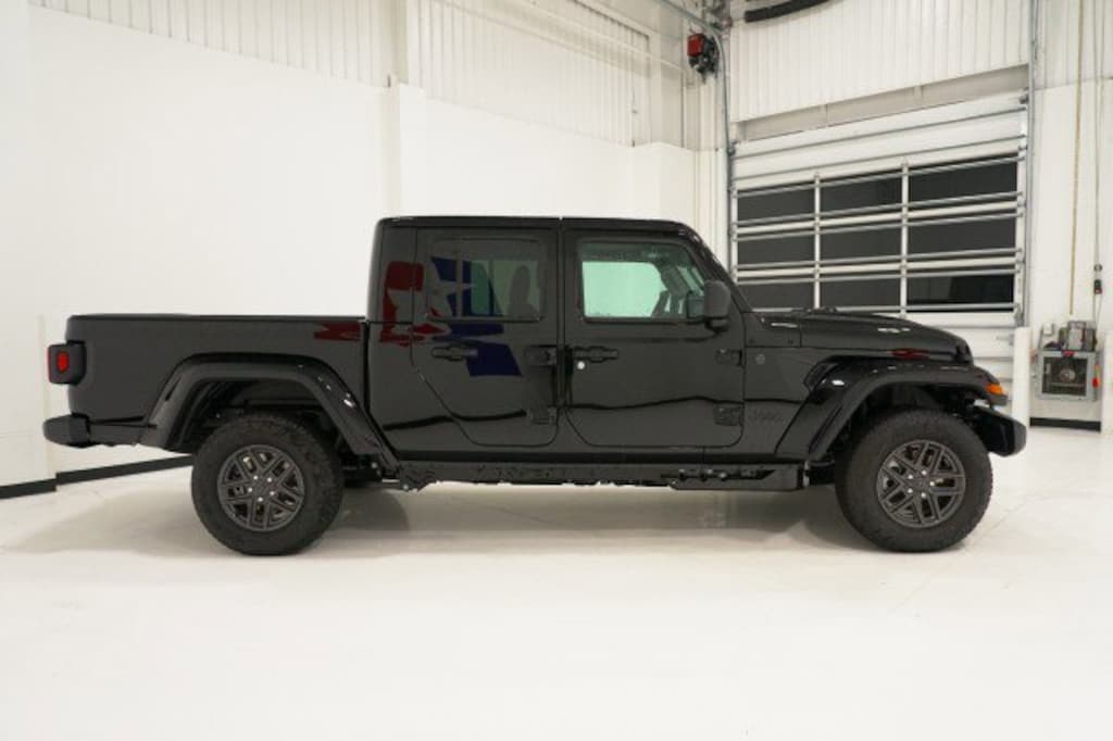 New 2026 Jeep Gladiator SPORT S 4X4 Pickup