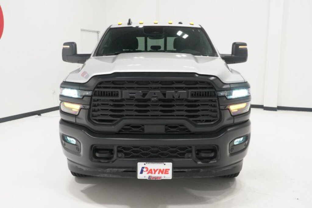 New 2026 Ram 2500 TRADESMAN CREW CAB 4X4 8' BOX Pickup