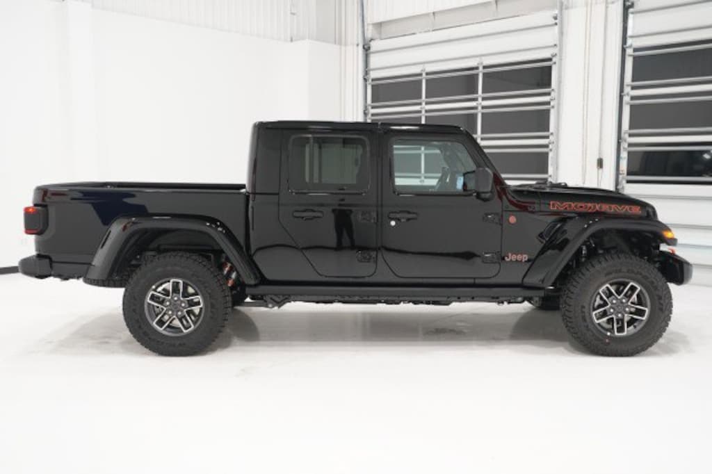 New 2026 Jeep Gladiator MOJAVE 4X4 Pickup