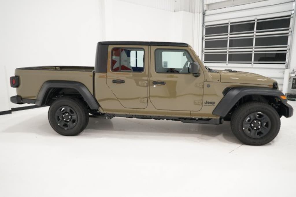 New 2026 Jeep Gladiator SPORT 4X4 Pickup