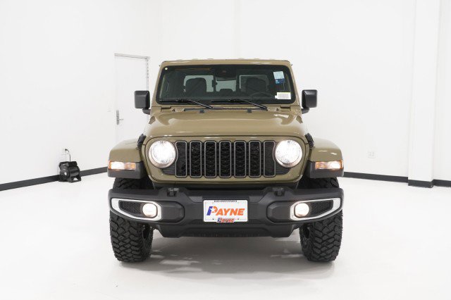 2025 Jeep Gladiator Sport photo 2