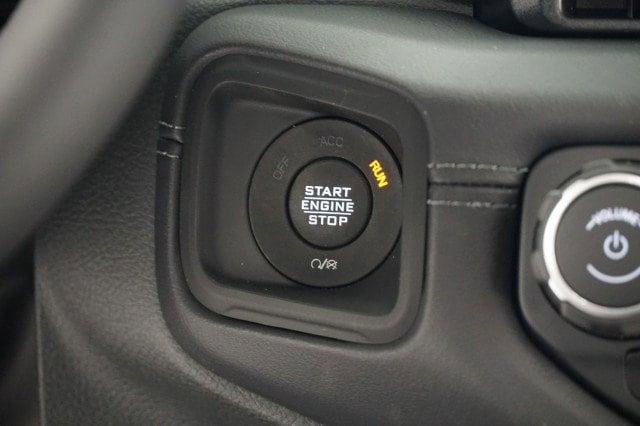 2025 Jeep Wrangler 4-Door Sahara - Photo 31