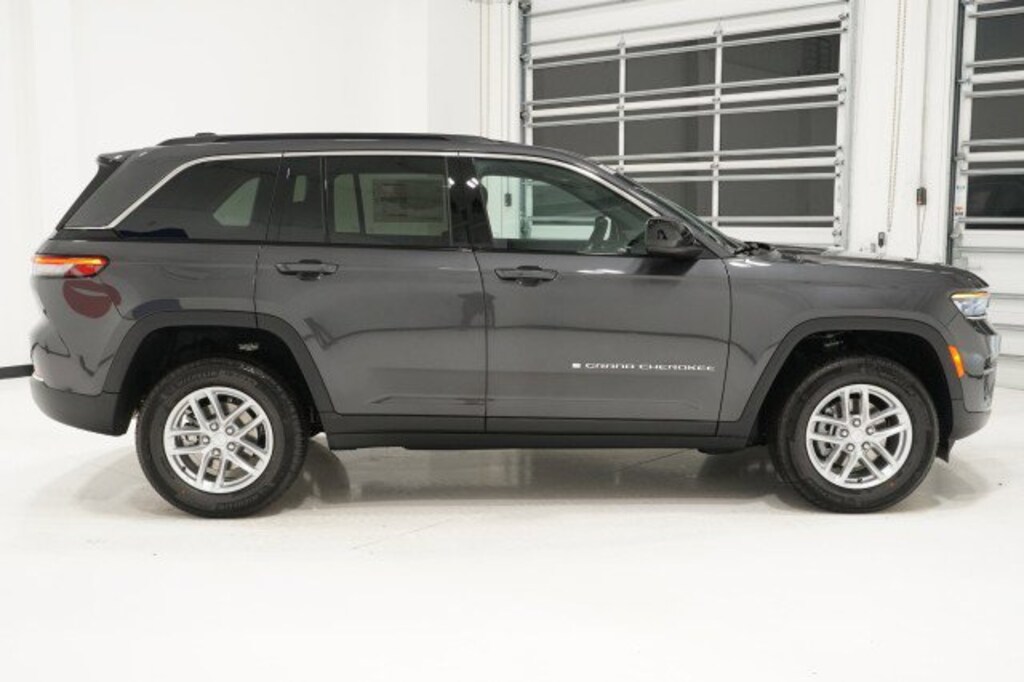 New 2025 Jeep Grand Cherokee LAREDO X 4X2 Sport Utility