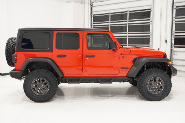 2025 Jeep Wrangler Sport S photo 4