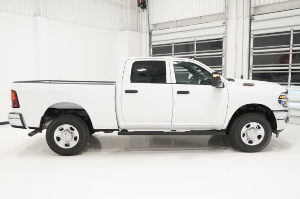 New 2026 Ram 2500 TRADESMAN CREW CAB 4X4 6'4 BOX Pickup