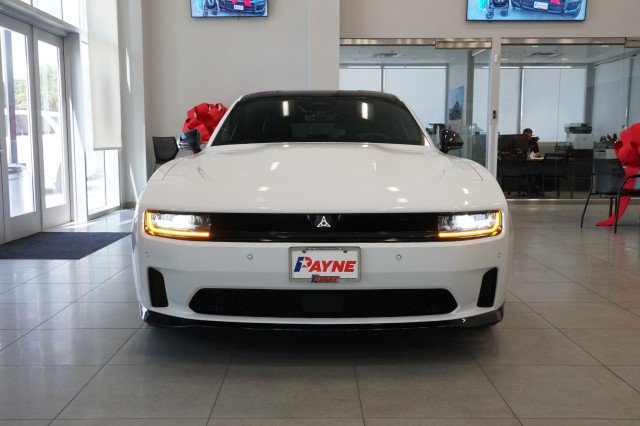 2025 Dodge Charger Daytona R/T photo 2