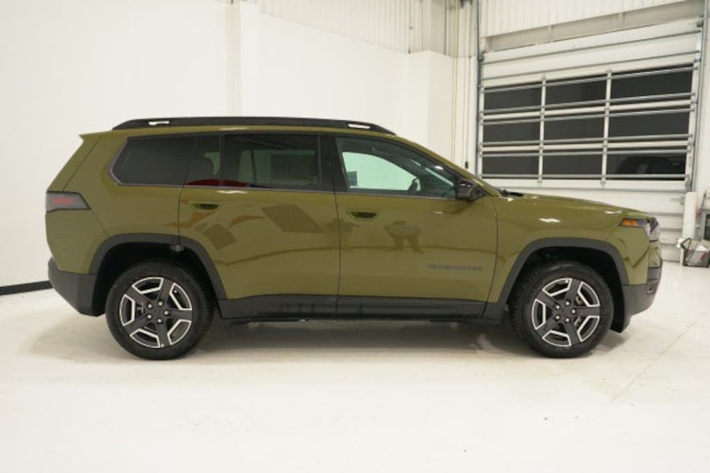 New 2026 Jeep Cherokee LAREDO 4X4 Sport Utility
