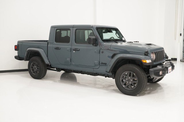 2026 Jeep Gladiator Sport S photo 3