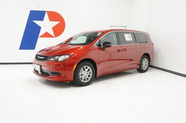 2026 Chrysler Voyager LX's photo