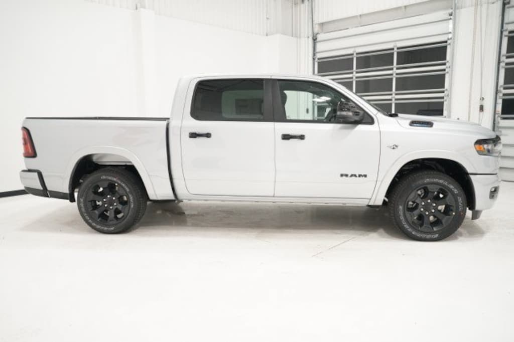New 2026 Ram 1500 LONE STAR CREW CAB 4X4 5'7 BOX Pickup