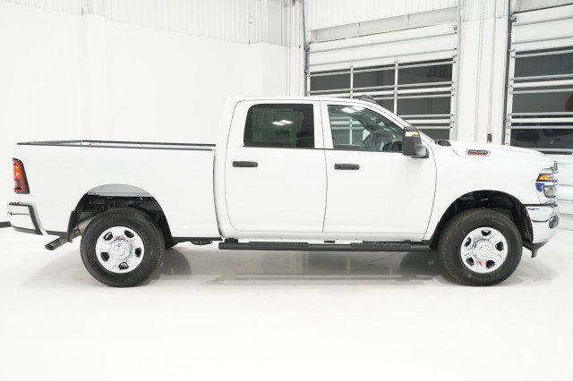 2026 Ram 2500 Tradesman photo 4