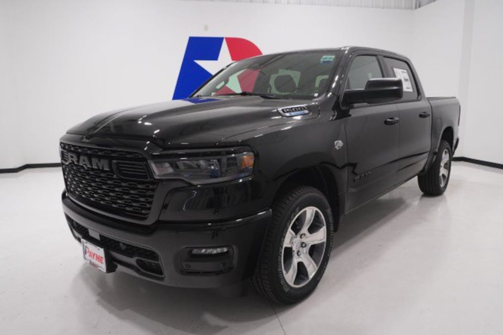 New 2026 Ram 1500 EXPRESS CREW CAB 4X2 5'7 BOX Pickup