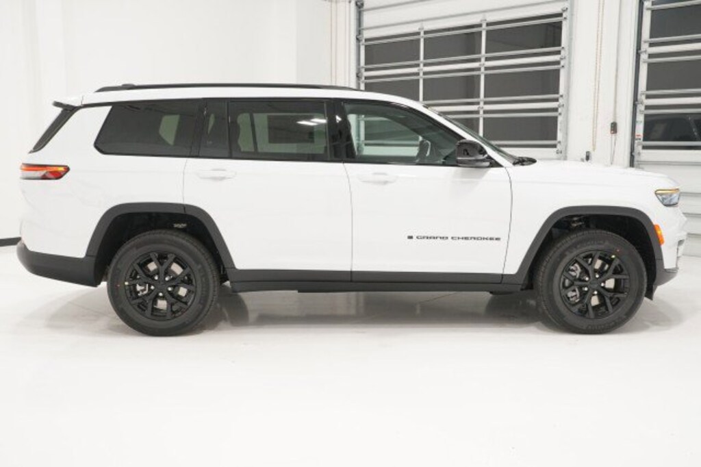 New 2025 Jeep Grand Cherokee L ALTITUDE X 4X2 Sport Utility