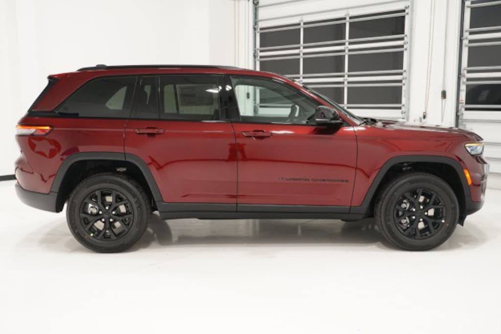 New 2025 Jeep Grand Cherokee ALTITUDE X 4X2 Sport Utility