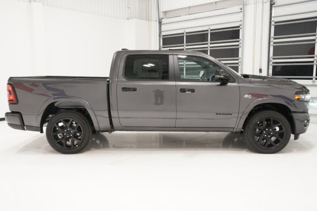 New 2026 Ram 1500 LARAMIE CREW CAB 4X4 5'7 BOX Pickup