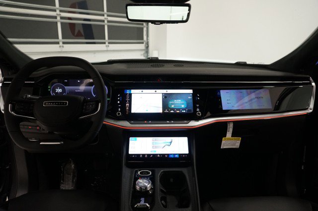 2025 Jeep Wagoneer S Launch Edition - Photo 29