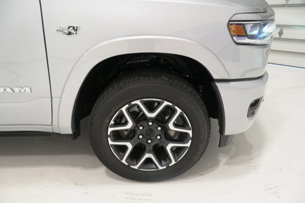 New 2026 Ram 1500 LARAMIE CREW CAB 4X4 5'7 BOX Pickup