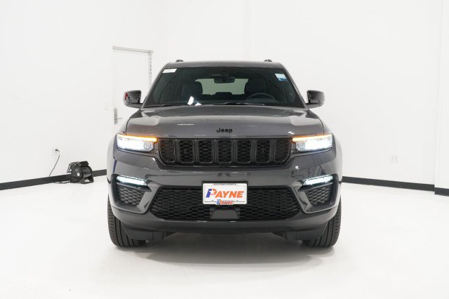 2025 Jeep Grand Cherokee Limited photo 2