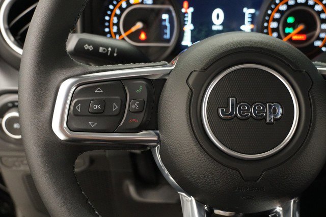 2025 Jeep Wrangler 4-Door Sahara - Photo 28