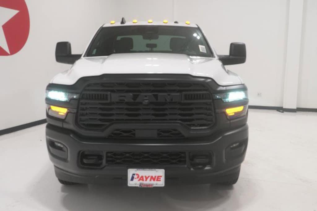 New 2026 Ram 3500 Chassis Cab TRADESMAN CREW 4X4 60' CA Pickup