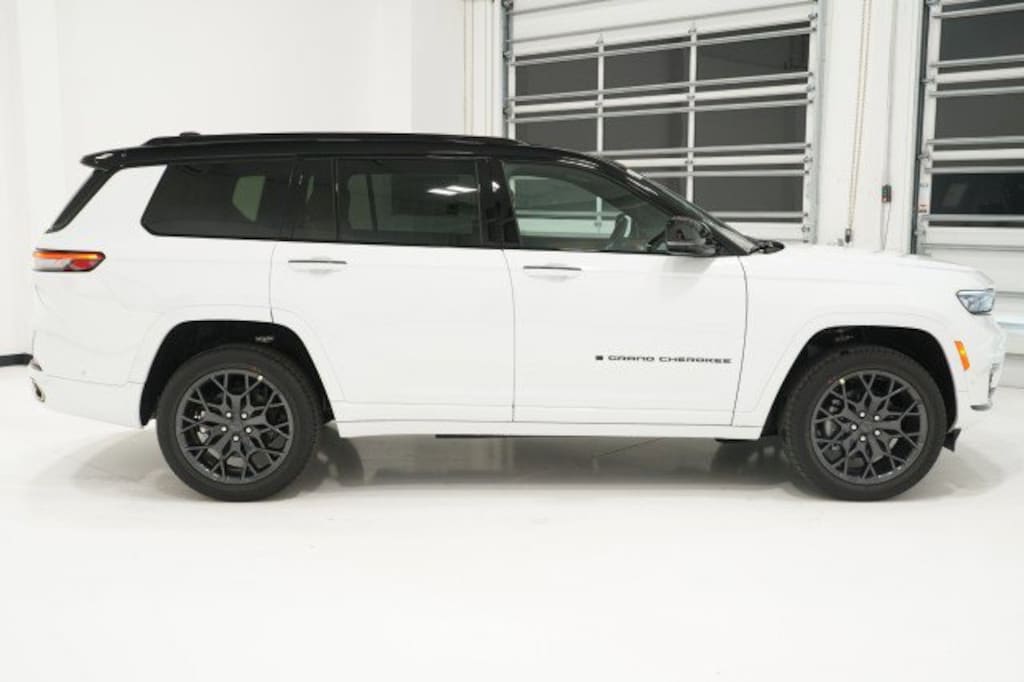 New 2025 Jeep Grand Cherokee L SUMMIT RESERVE 4X4 Sport Utility