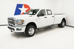 2026 Ram 3500 TRADESMAN CREW CAB 4X4 8' BOX Pickup