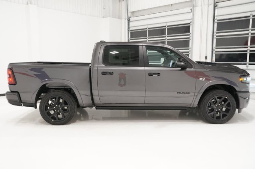 New 2026 Ram 1500 LARAMIE CREW CAB 4X4 5'7 BOX Pickup