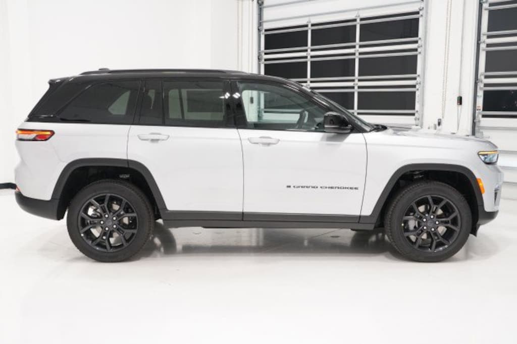 New 2025 Jeep Grand Cherokee LIMITED 4X4 Sport Utility