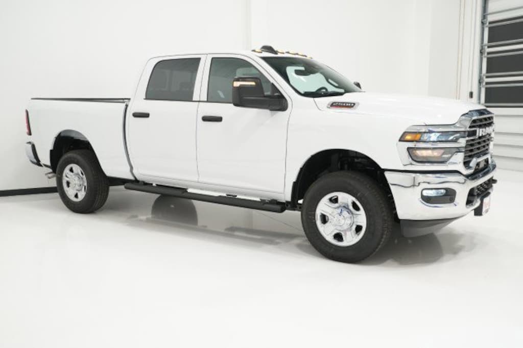 New 2026 Ram 2500 TRADESMAN CREW CAB 4X4 6'4 BOX Pickup