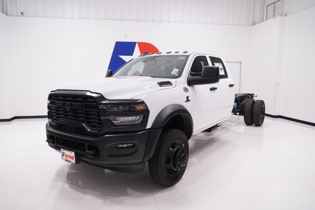 2027 Ram 5500 Chassis Cab TRADESMAN  CREW  4X4 84' CA Pickup