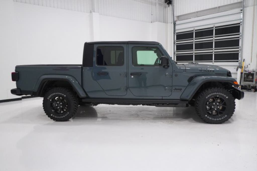 New 2026 Jeep Gladiator WILLYS 4X4 Pickup
