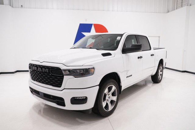 2027 Ram 1500 EXPRESS CREW CAB 4X2 5'7 BOX Pickup