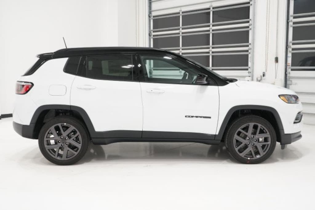 New 2026 Jeep Compass LIMITED ALTITUDE 4X4 Sport Utility