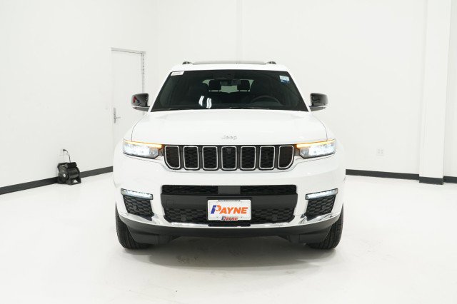 2025 Jeep Grand Cherokee Limited photo 2