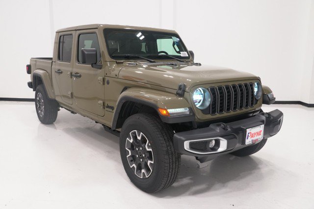 2026 Jeep Gladiator Sahara Auto's photo