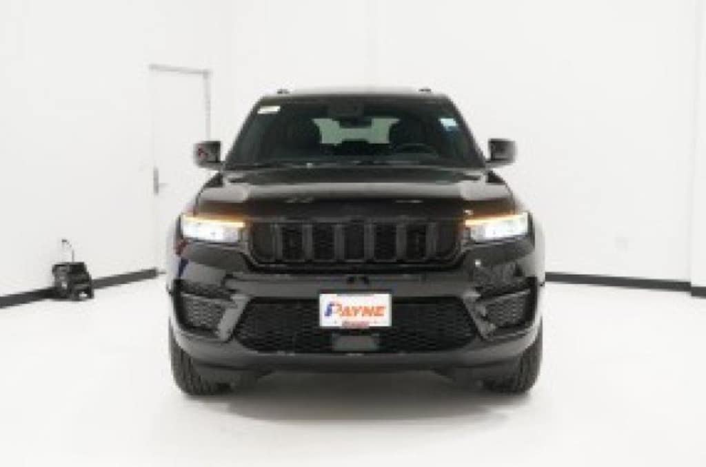 New 2026 Jeep Grand Cherokee LAREDO ALTITUDE 4X2 Sport Utility