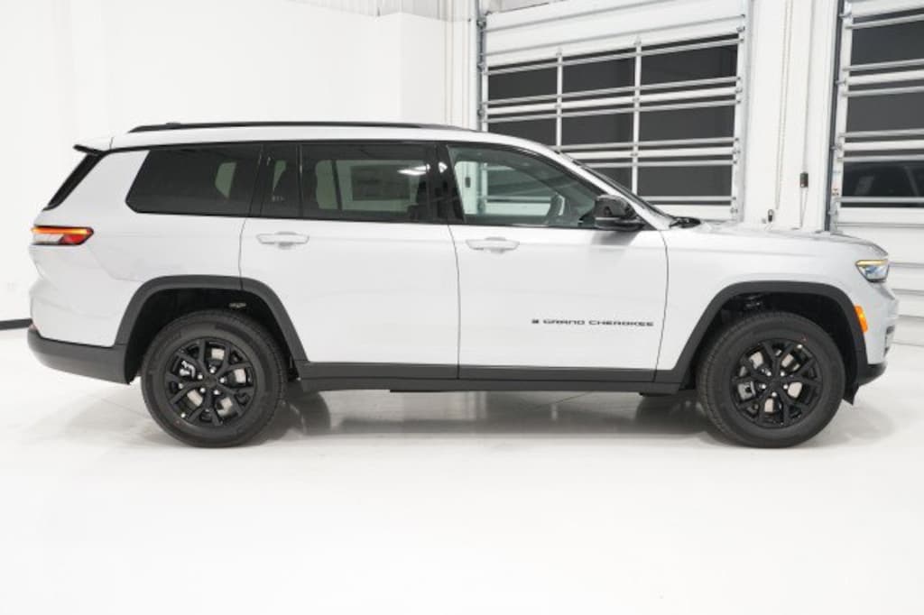 New 2025 Jeep Grand Cherokee L ALTITUDE X 4X2 Sport Utility