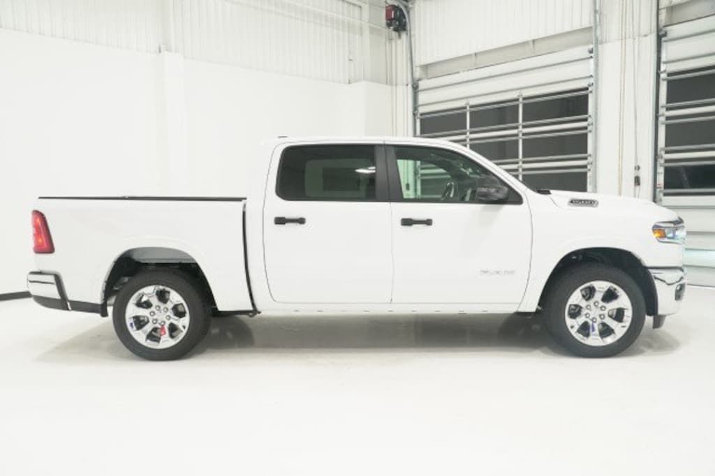 New 2026 Ram 1500 LONE STAR CREW CAB 4X2 5'7 BOX Pickup