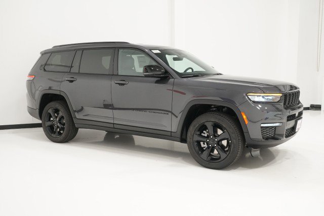 2025 Jeep Grand Cherokee Limited photo 3