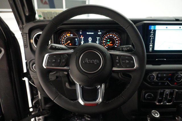 2025 Jeep Wrangler 4-Door Sahara - Photo 27