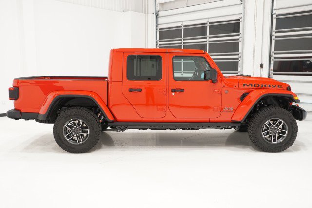 2026 Jeep Gladiator Mojave photo 4