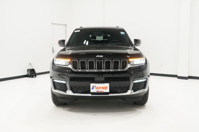 2025 Jeep Grand Cherokee Limited photo 2