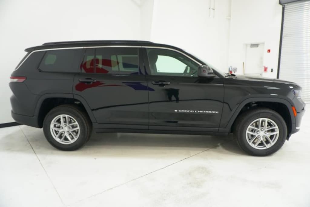 New 2025 Jeep Grand Cherokee L LAREDO X 4X4 Sport Utility