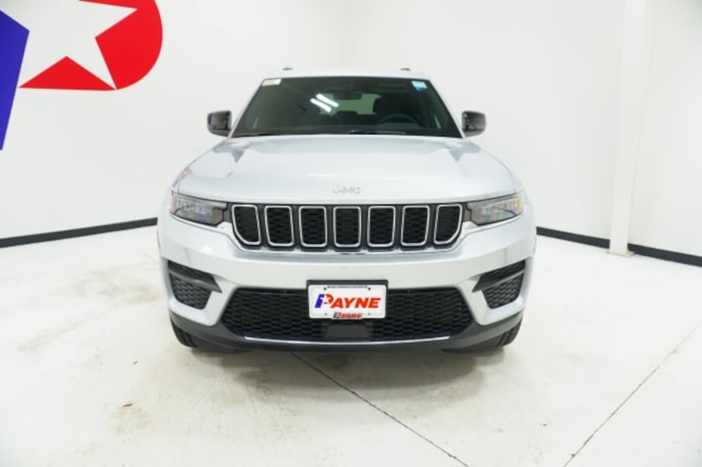 New 2025 Jeep Grand Cherokee LAREDO 4X2 Sport Utility