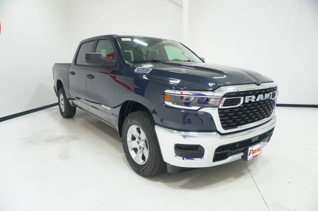 2025 Ram 1500 Tradesman photo 3