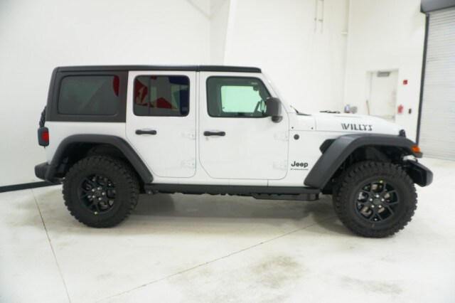 2026 Jeep Wrangler 4-Door Willys - Photo 4