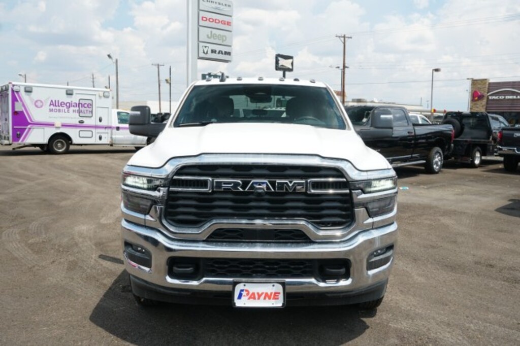 New 2025 Ram 3500 Chassis Cab 3500 TRADESMAN CREW CAB CHASSIS 4X4 60' CA Pickup