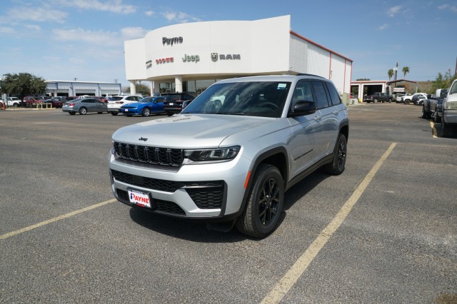 2026 Jeep Grand Cherokee LAREDO ALTITUDE 4X2 Sport Utility